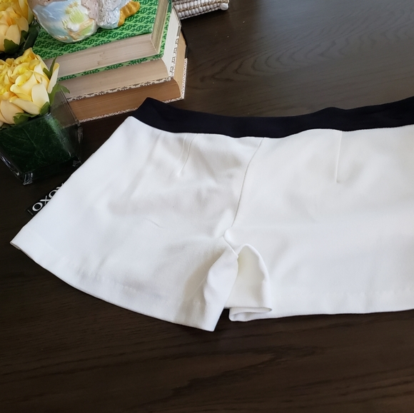 ๐XoXo  Shorts - Picture 3 of 6